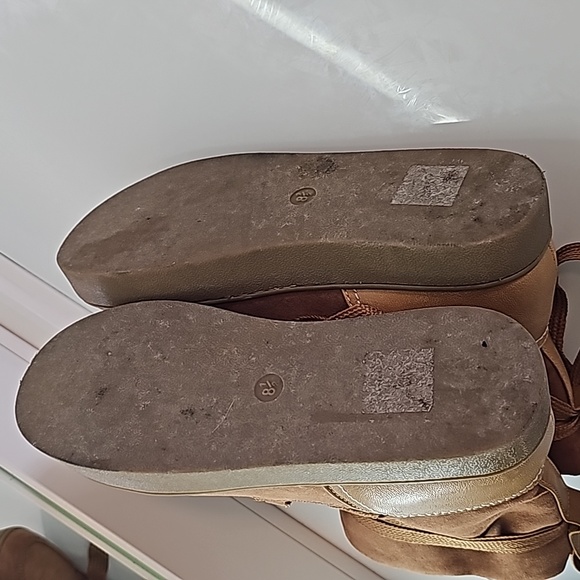 Winter Boots - Picture 4 of 4